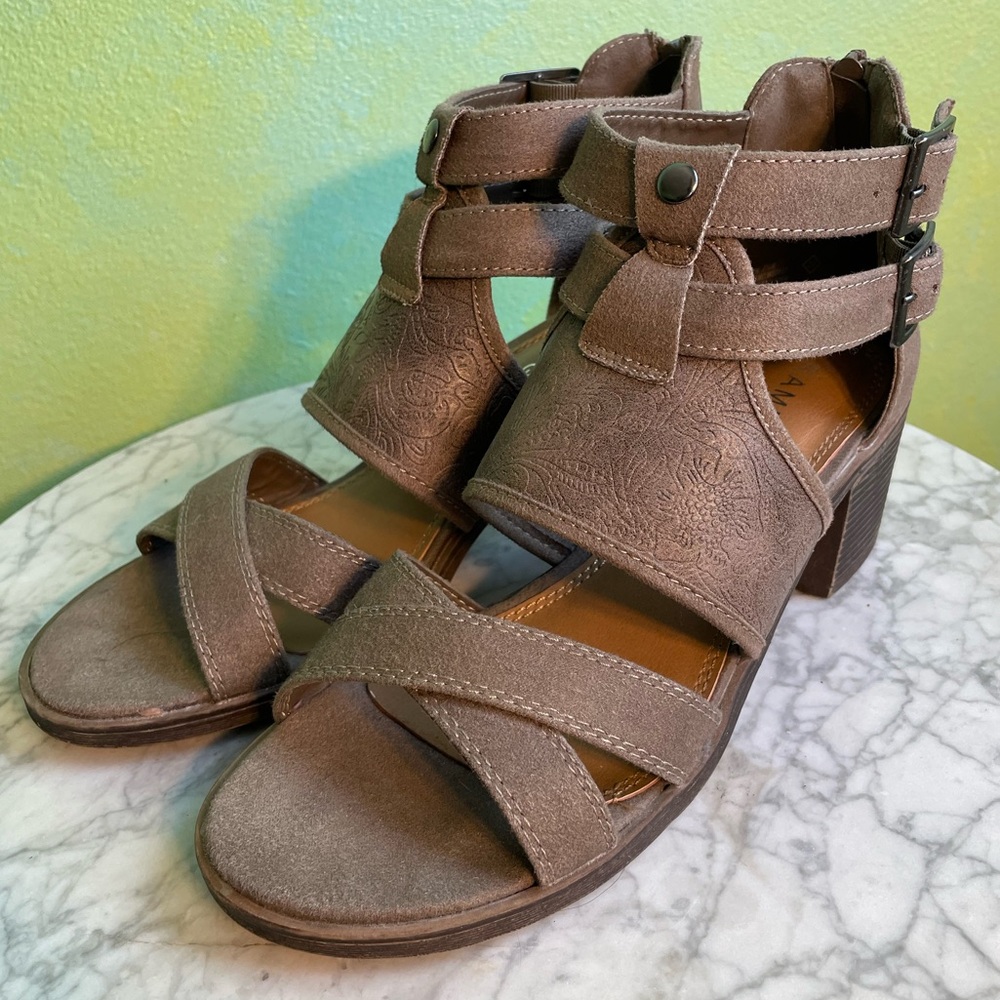 Rampage Embossed Taupe Sandals